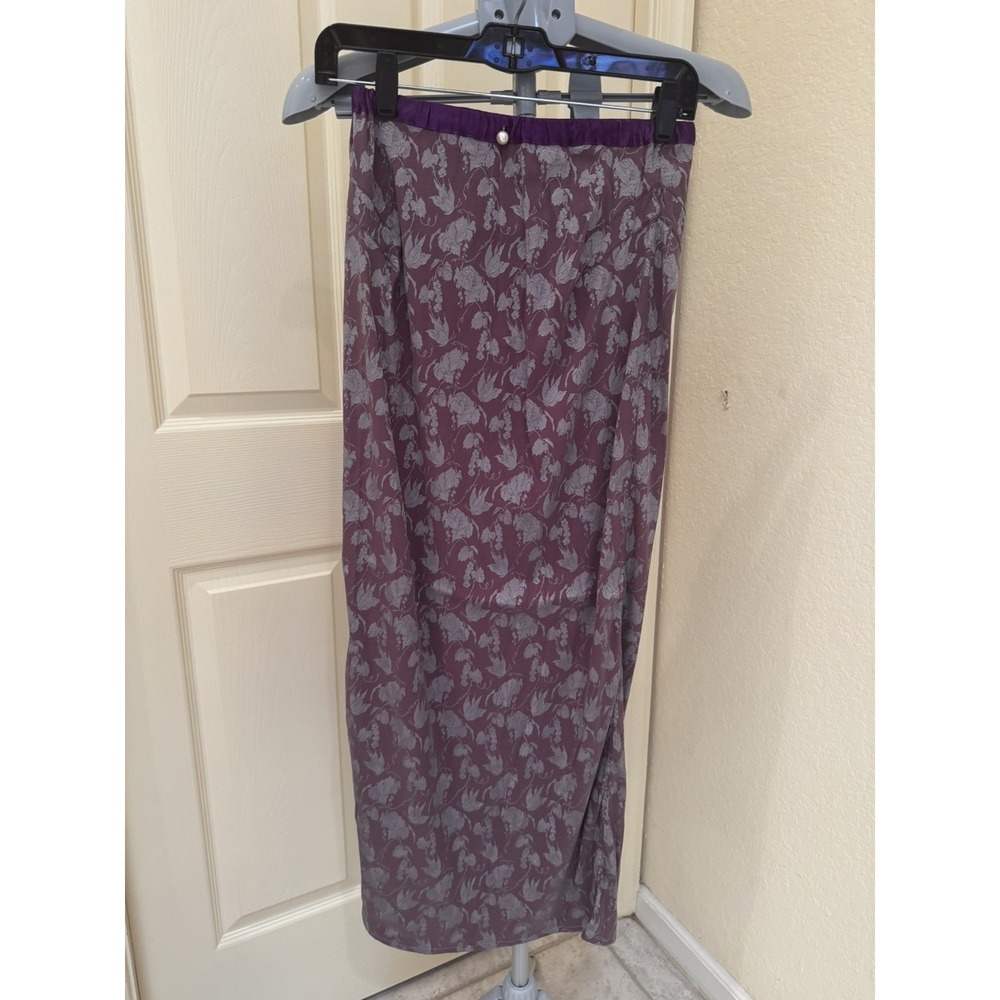 INVEST IN THE ORIGINAL  VOYAGE Mauve/Silver Floral Skirt One Size Brand New!